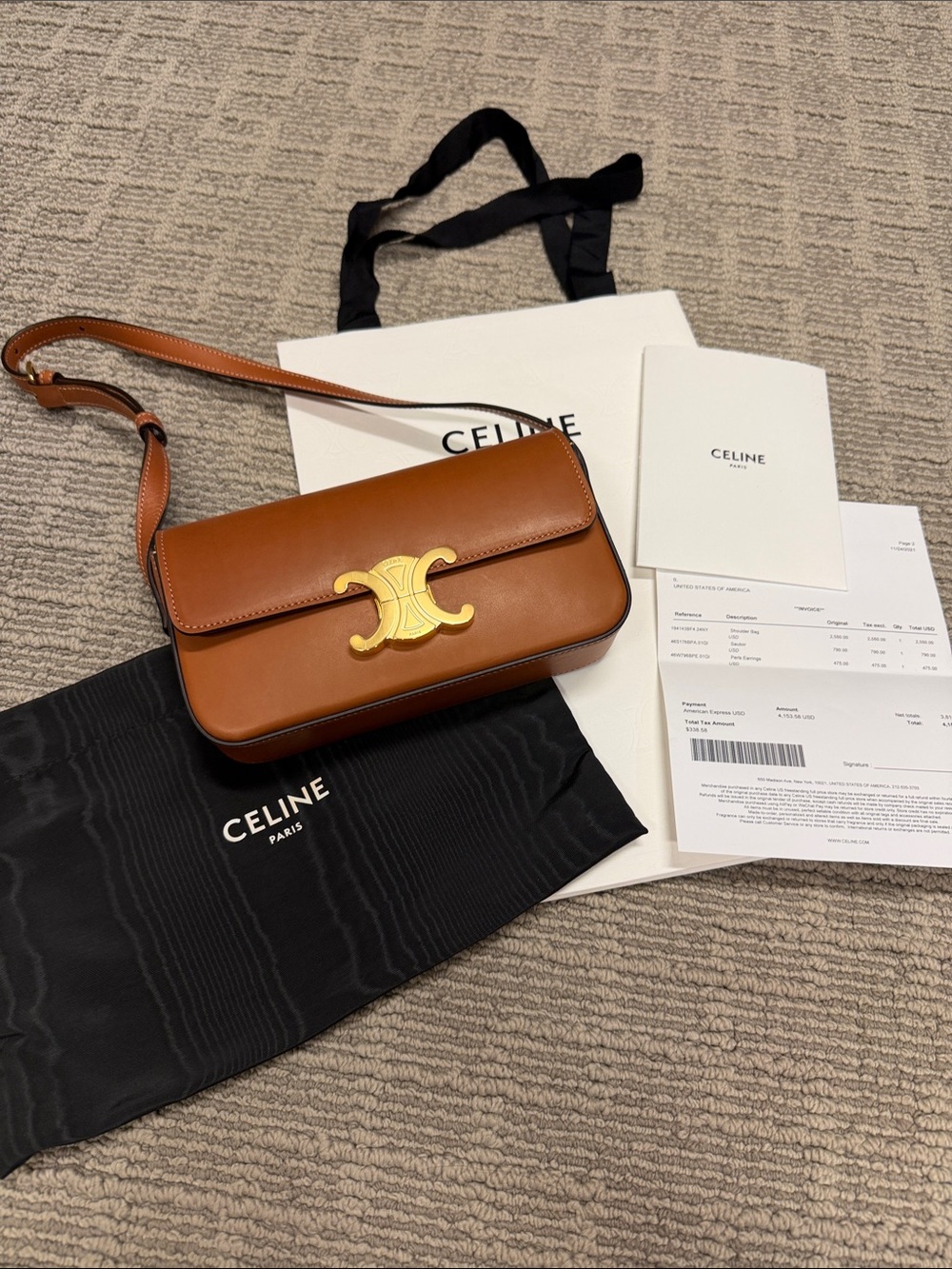Celine Tan Leather Triomphe shoulder bag with Gold Hardware. - Picture 3 of 11
